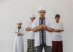 Mimpi Menjadi Imam Sholat Berjamaah Di Masjid